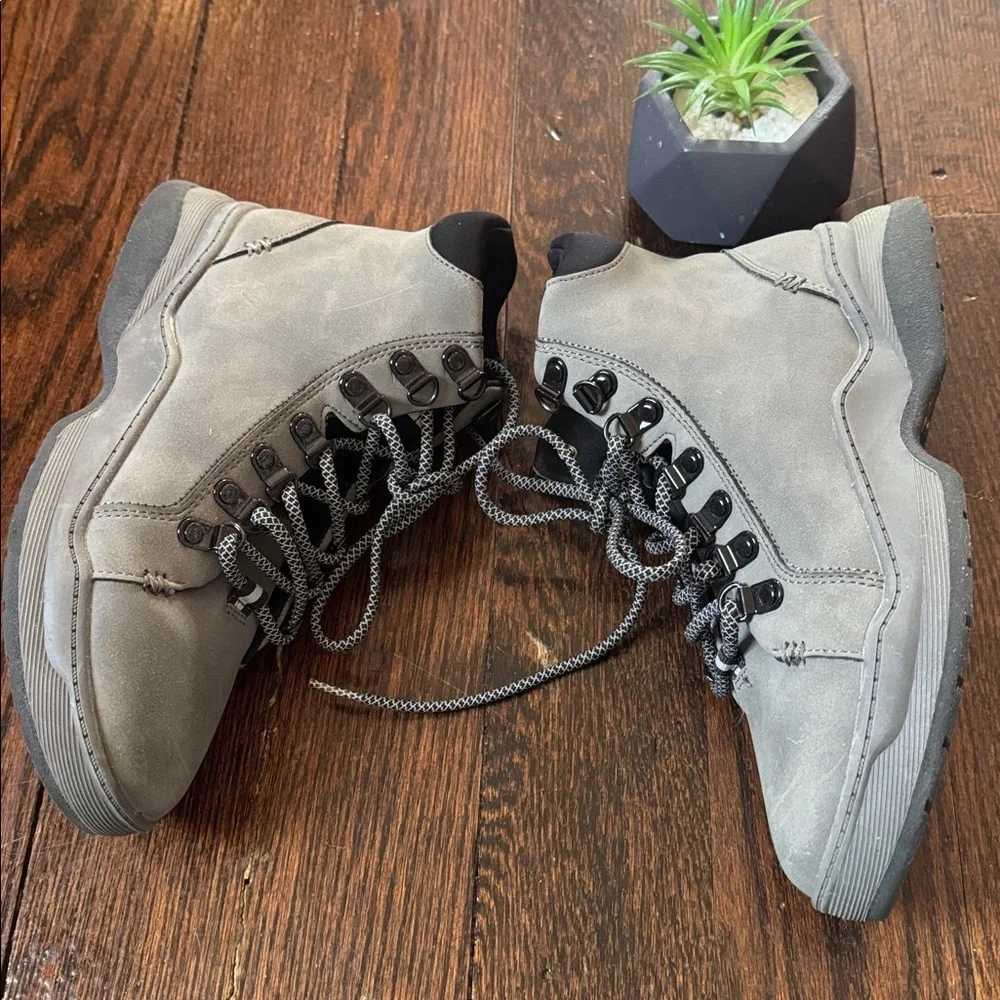 N/A stylish gray